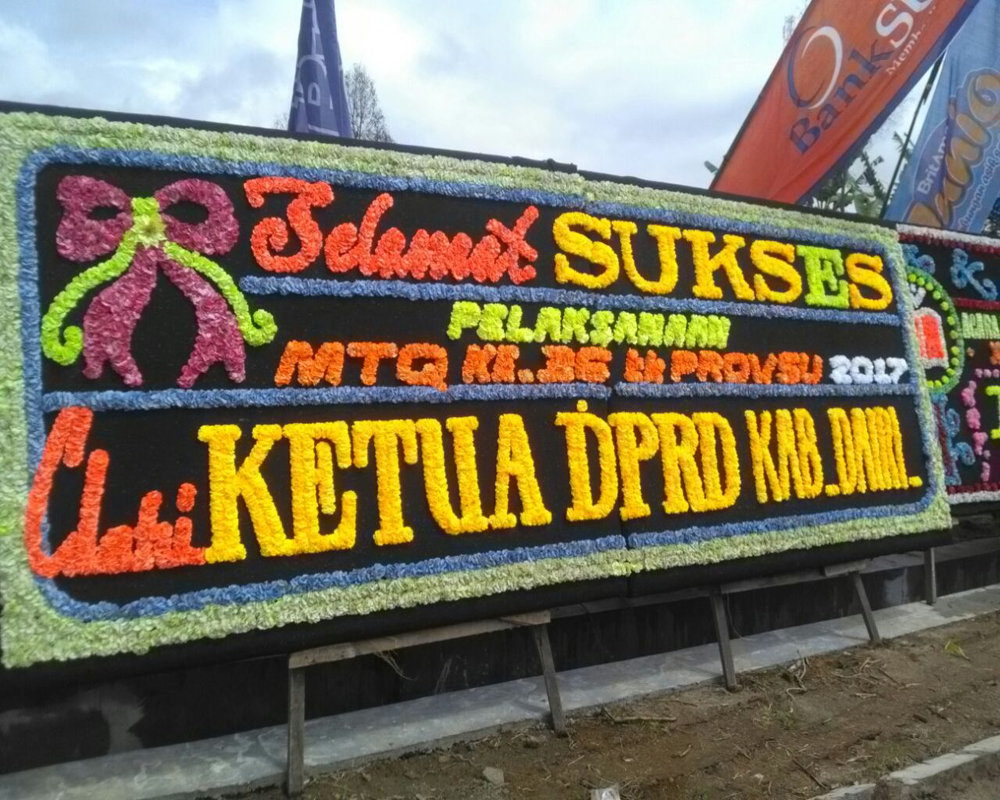 "karangan bunga di sidikalang"